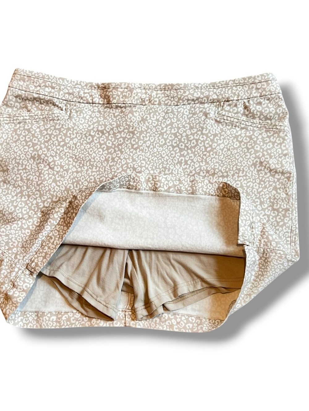 Briggs Women’s Golf Skort Skirt Tennis 4 Pockets Tan White Print Sz 16W C-9 - Picture 3 of 8